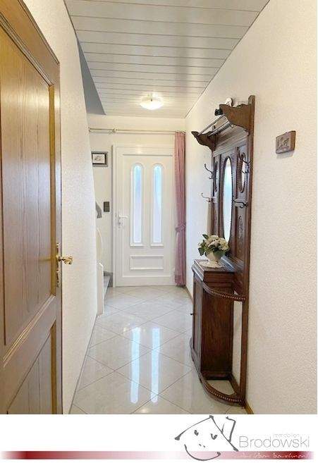 Thumbnail-Einfamilienhaus mit viel Potenzial auf 630 m²-Grundstück in guter Lage von Nievenheim