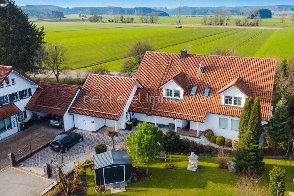 Thumbnail-Wunderschönes Zweifamilienhaus mit gehobener Ausstattung