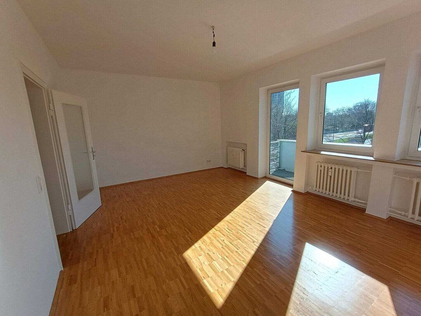 Thumbnail-74m² mit Echtholz-Parkettboden und weitere - Domblick als Bonus vom Balkon aus