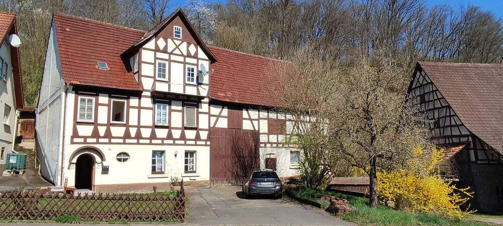 Thumbnail-Sanierungsbedürftiges Bauernhaus m. vielseitig nutzbarer Scheune u. Stall!