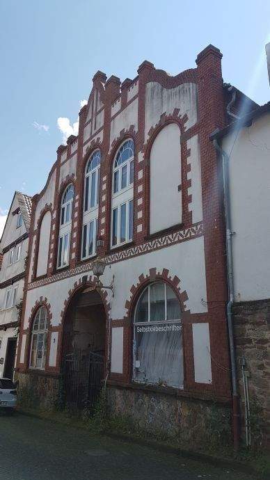 Thumbnail-Sanierungsbedürftiges Mehrfamilienhaus in Fritzlar zu verkaufen