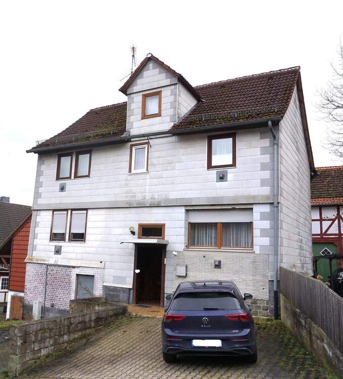 Thumbnail-*** Preisreduzierung! - Einfamilienhaus mit Wiese und Stallung in Edertal OT zu verkaufen ***