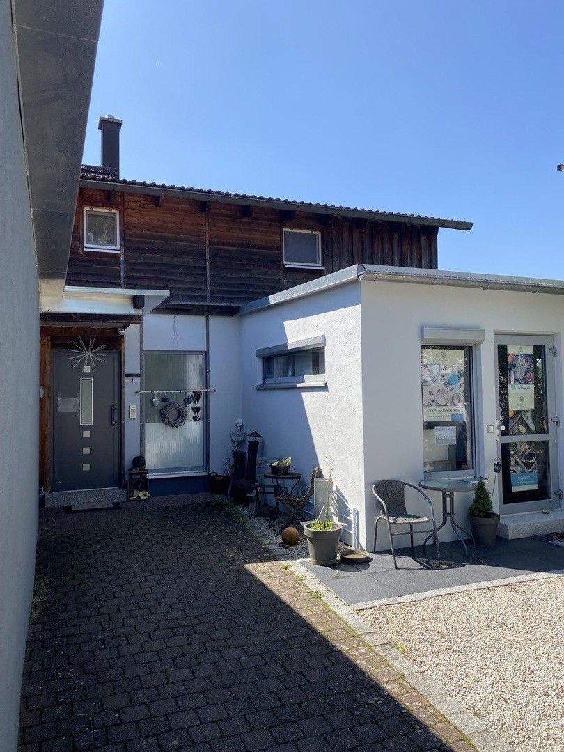 Thumbnail-Pultdach-Einfamilienhaus mit außergewöhnlichem Weitblick im schönen Zeil a.M.