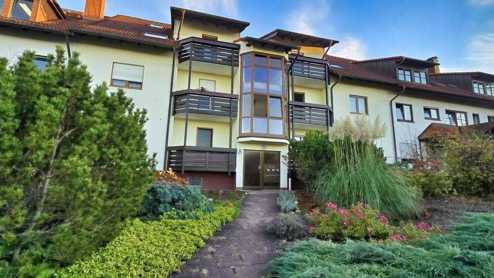 Thumbnail-4 Zimmer Dachgeschosswohnung in Langensteinbach