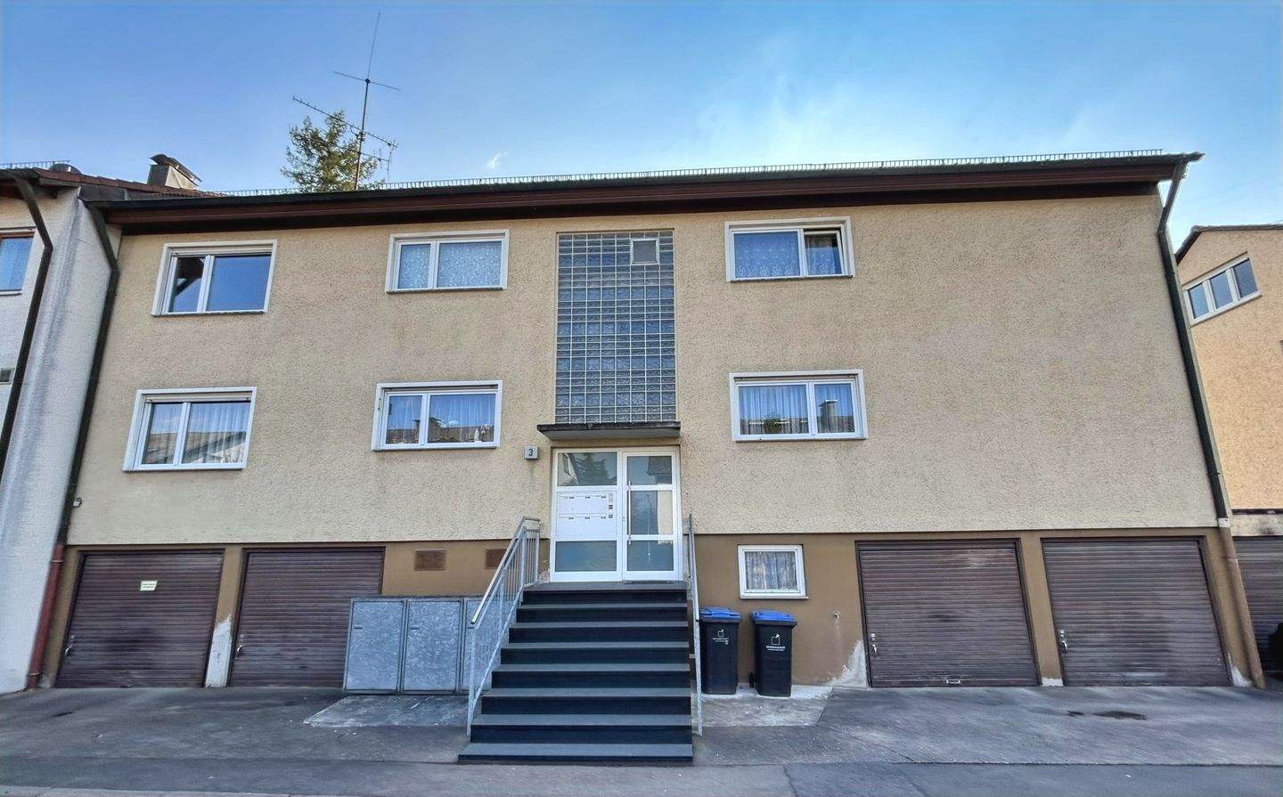 Thumbnail-4-Familienhaus mit Potenzial! Garten und 5 Garagen