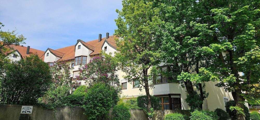 Thumbnail-Hochwertige 2-Zimmer-Eigentumswohnung mit Wintergartenerker in Landshut