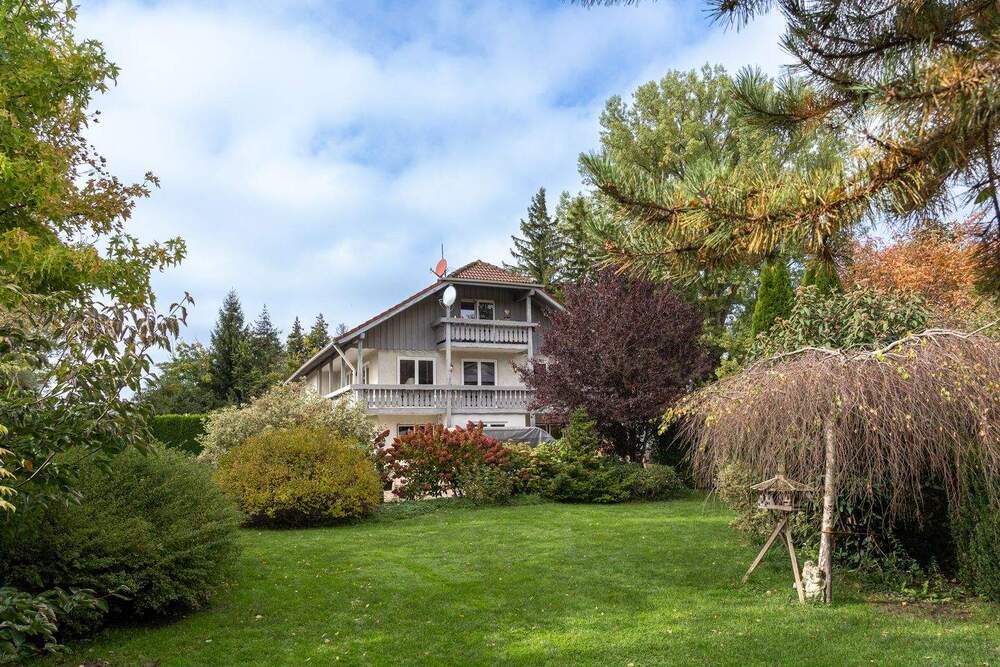 Thumbnail-** Mehrgenerationenhaus mit Werkstatt und Ladenflächen in Windach am Ammersee **
