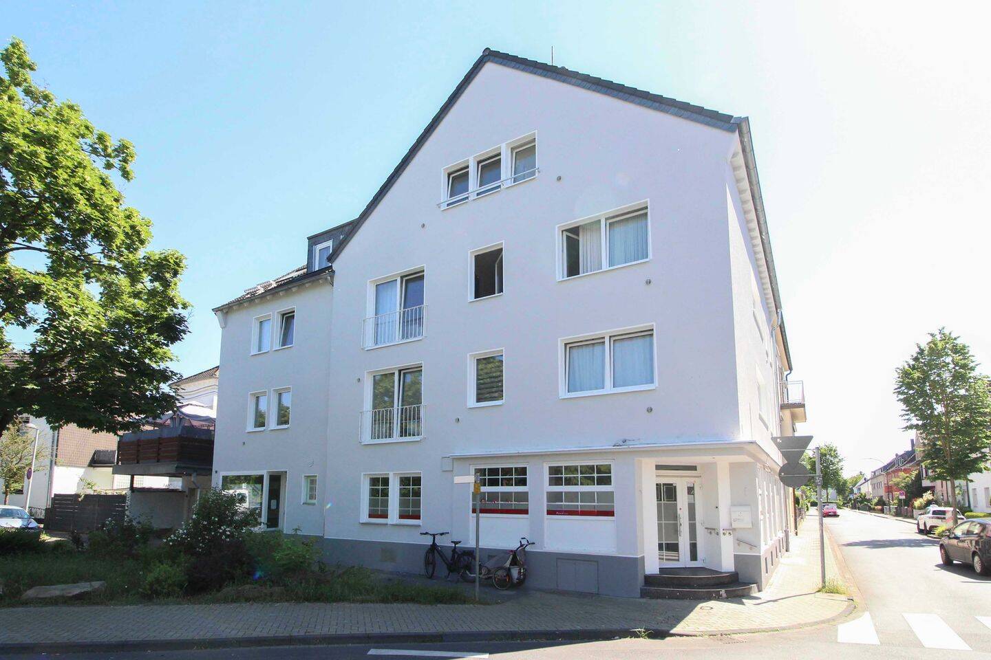 Thumbnail-Gepflegtes, voll vermietetes Wohn- und Geschäftshaus in attraktiver Lage von Troisdorf