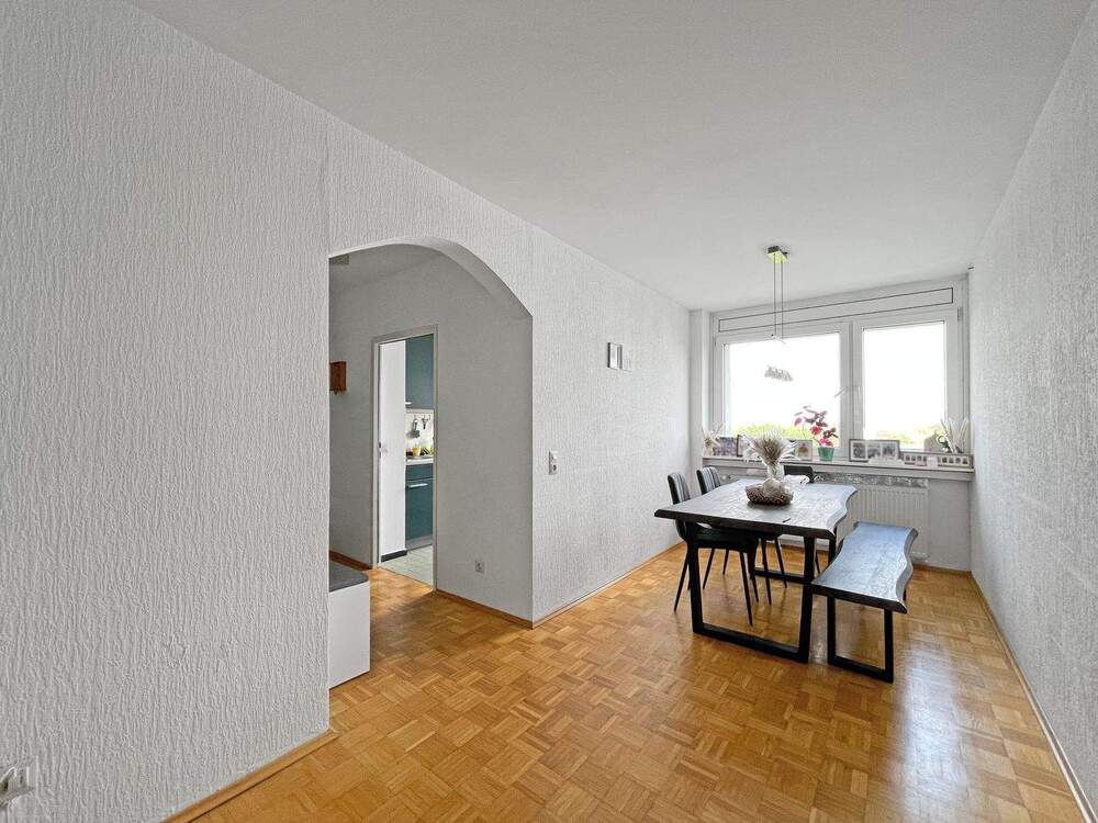 Thumbnail-Großzügige 2,5-Zimmer-Wohnung mit Süd-Balkon