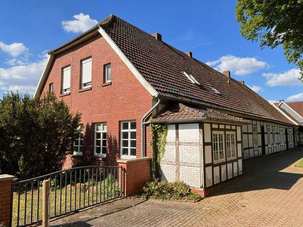 Thumbnail-Denkmalgeschütztes Fachwerkhaus in Menslage!