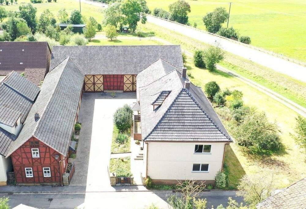 Thumbnail-TRAUMHAFTER MÄRCHEN DREISEITENHOF + WOHNHAUS + WOHNUNG (18 PFERDEBOXEN MÖGLICH) oder BAUTRÄGEROBJEKT FÜR WOHNUNGSBAU oder GASTRO FACHWERK REITERHOF
