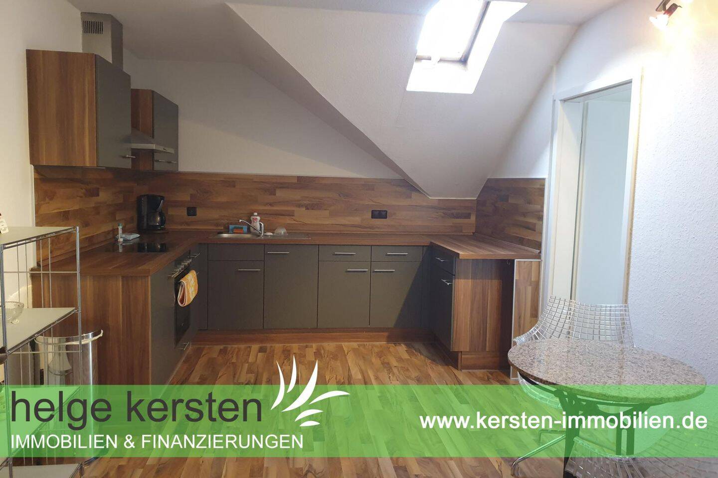 Thumbnail-Gemütliche und sehr gepflegte 2-ZKB-Dachgeschosswohnung in Kassel-Süd zu verkaufen!