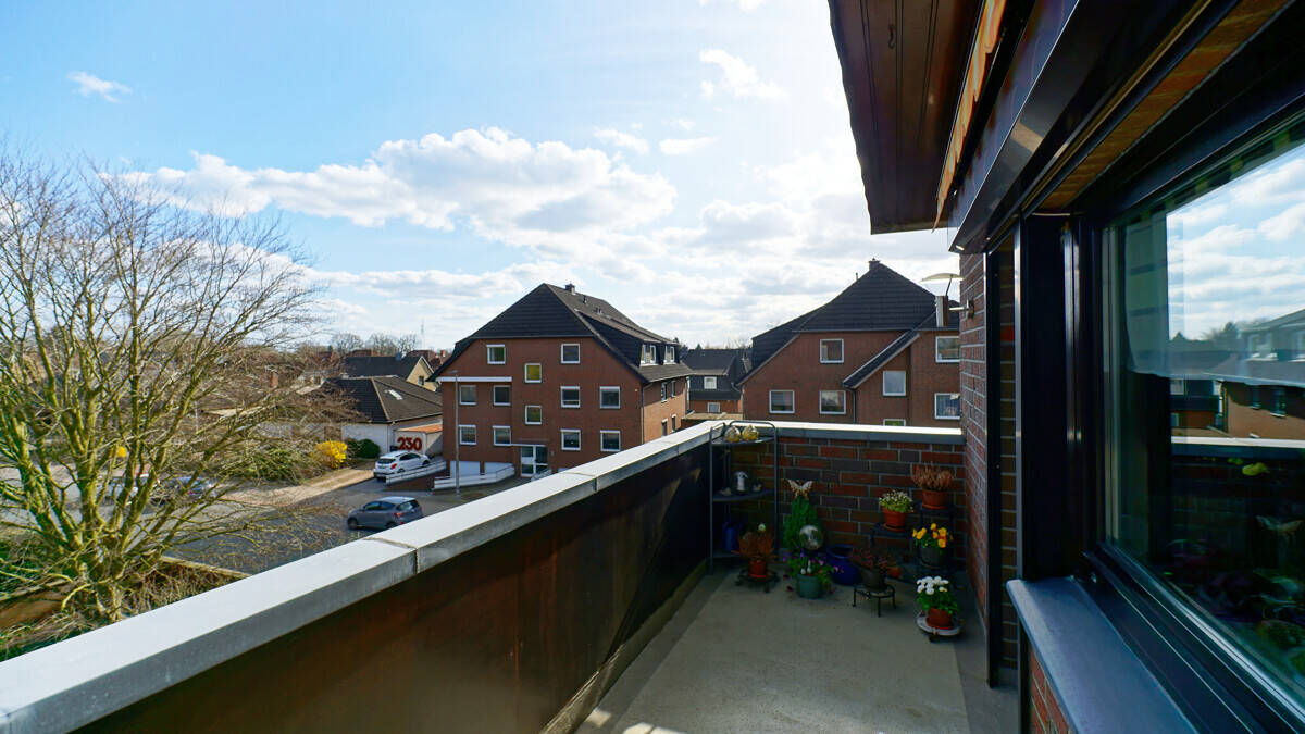 Thumbnail-*RESERVIERT* Helle 2-Zimmer-Wohnung mit Balkon