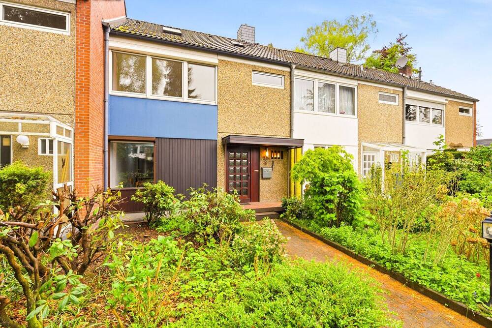 Thumbnail-Renovierungsbedürftiges Reihenhaus mit schönem Garten, Vollkeller und zwei Einzelgaragen