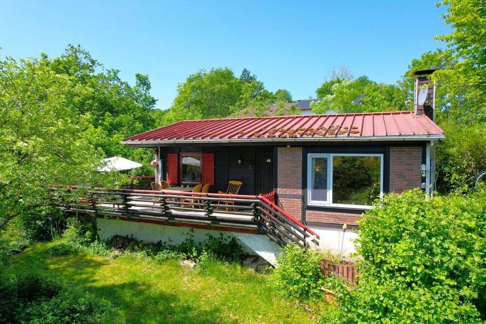 Thumbnail-Wunderschön gelegener Bungalow mit großzügiger Terrasse, Gartenhaus und Aussicht in Schutz