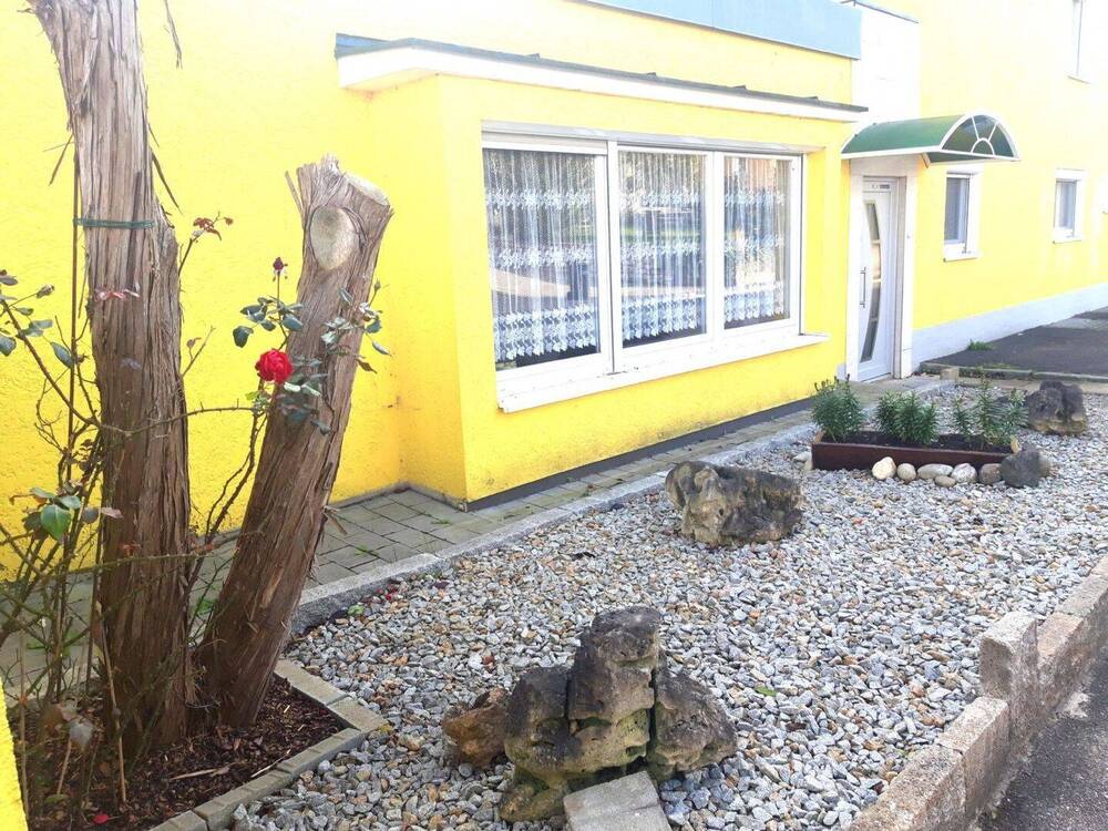 Thumbnail-4 Zimmerwohnung mit Innenhof im eigenen Anbau - gewerblich Nutzbar