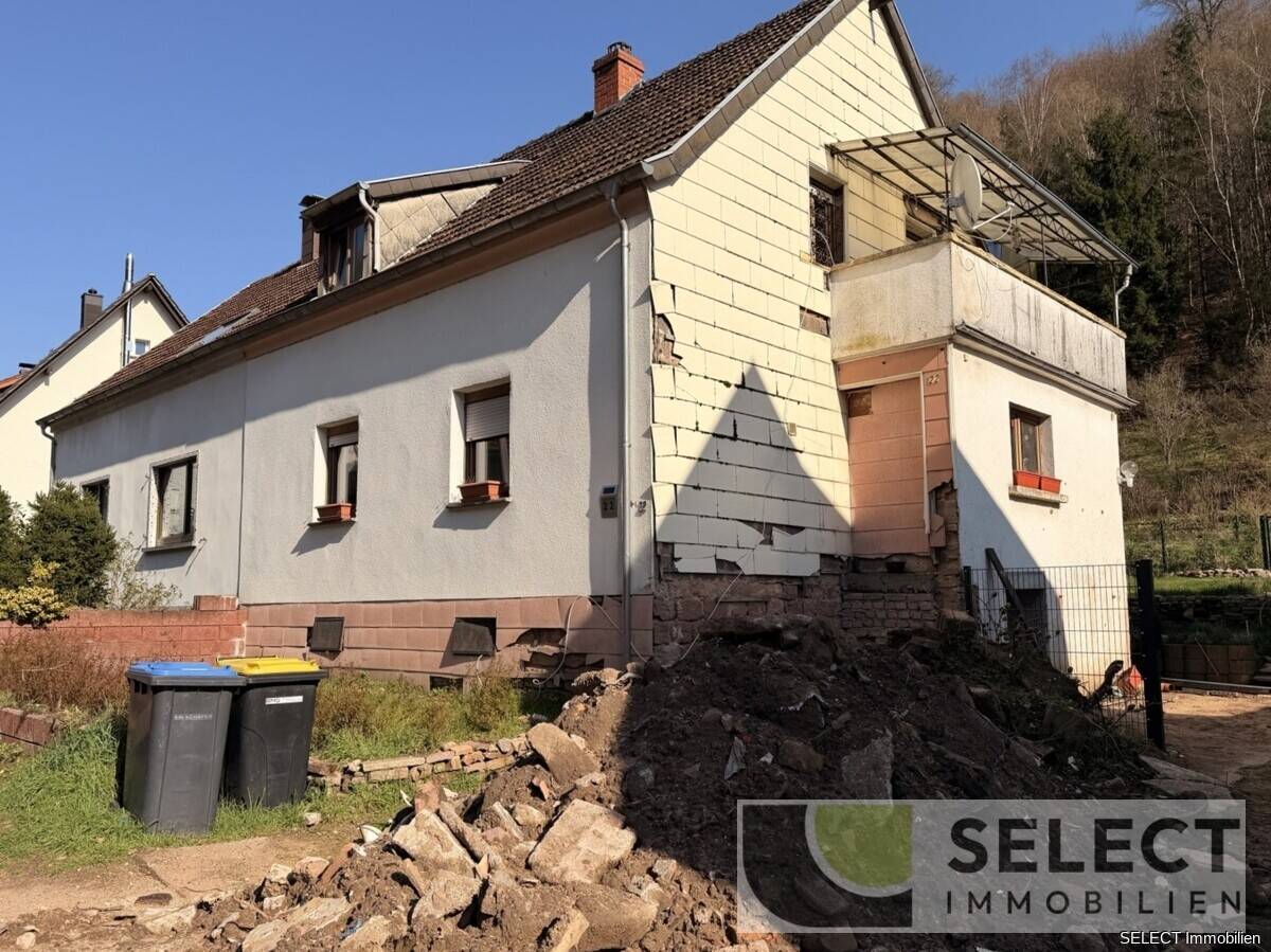 Thumbnail-Aus Bankverwertung! Wohnhaus mit Garten in ruhiger Wohnlage, direkt am Niederwürzbacher Weiher.