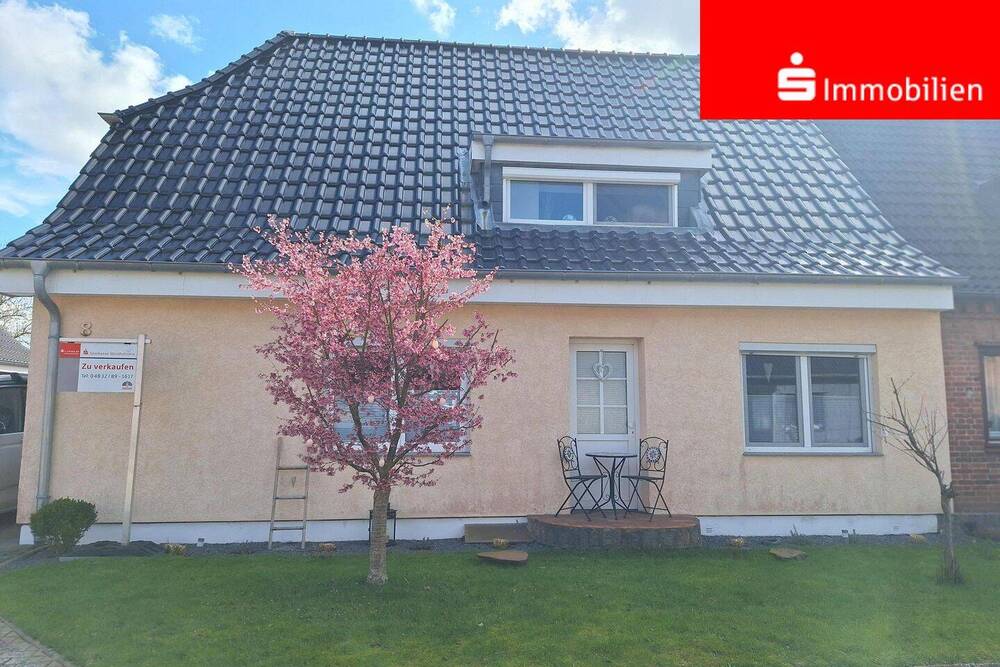 Thumbnail-Solides Doppelhaus mit großzügigen Garten