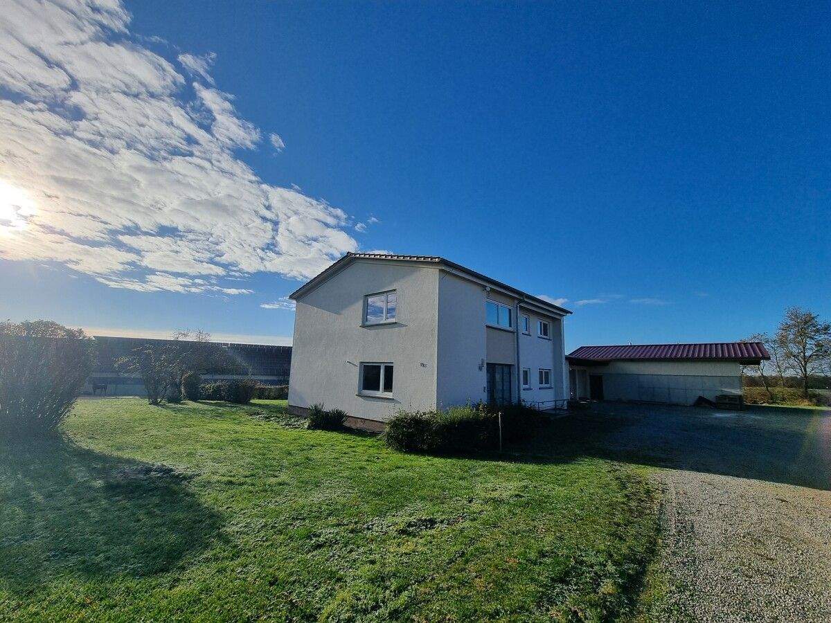 Thumbnail-Frisch renovierte Wohnung im 1. OG zum mieten