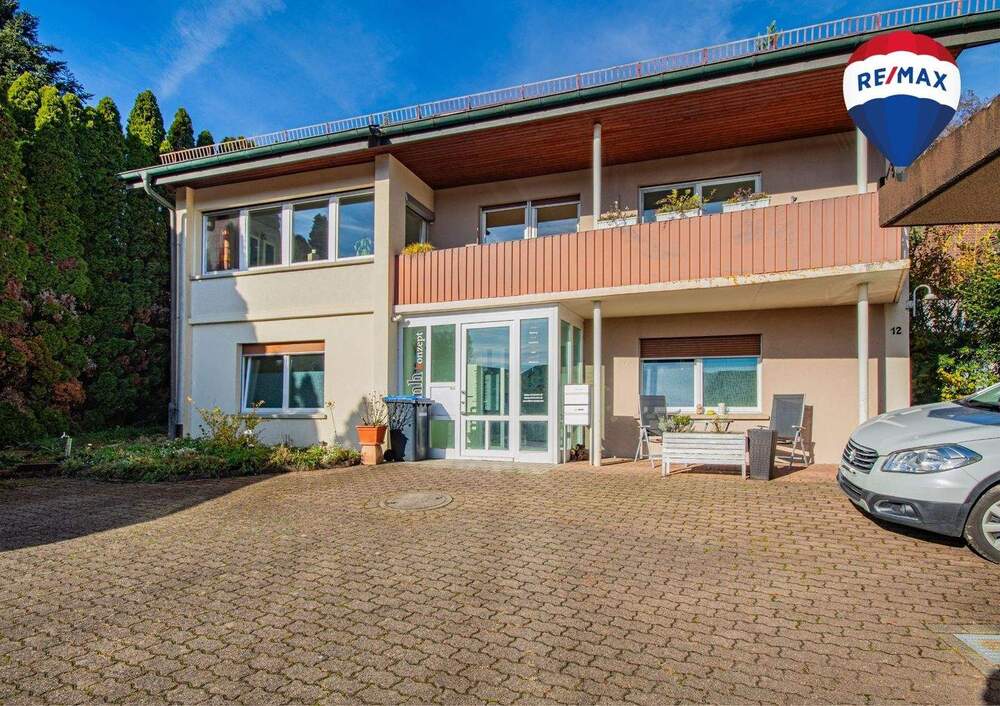 Thumbnail-Großzügiges Einfamilienhaus mit Einliegerwohnung in beliebter Wohngegend in Hohentengen