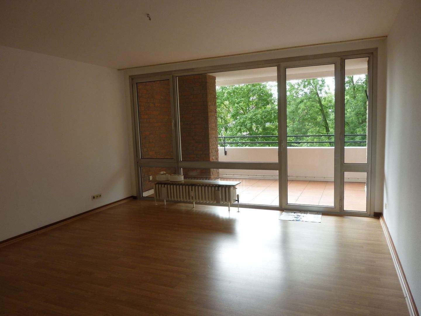 Thumbnail-Mörsenbroich-Nähe Zoopark: schicke 2 Zi.Whg. 68 m², neues Bad, EBK , gr.Sonnenbalkon,Lift, TG-Stellplatz