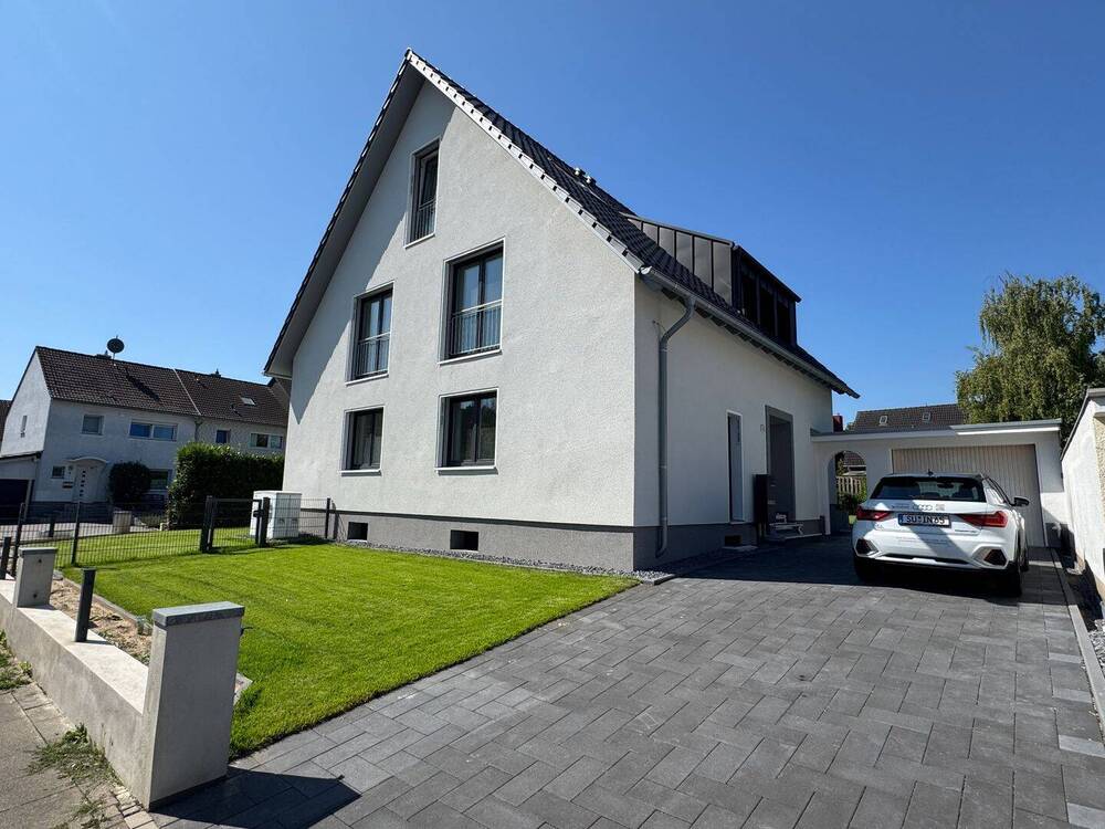 Straßenansicht 1