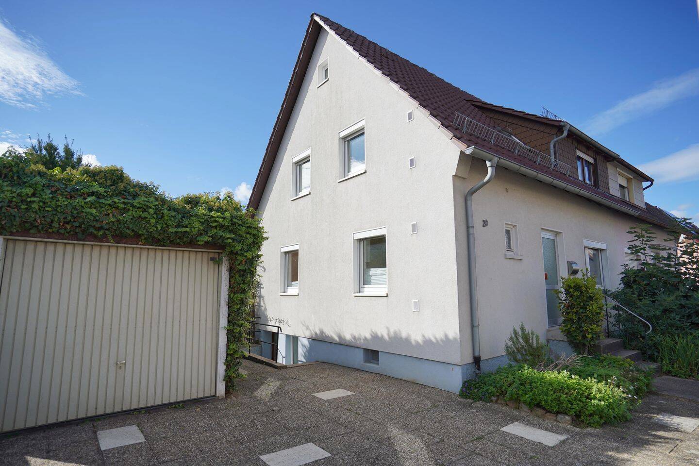 Thumbnail-Familienfreundliches Wohnen im Grünen - Doppelhaushälfte in Bretten mit extra Raum & Garten