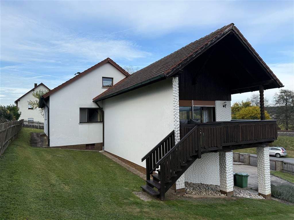 Thumbnail-Großzügiges Einfamilienhaus mit sonnigem Garten in Mosenberg
