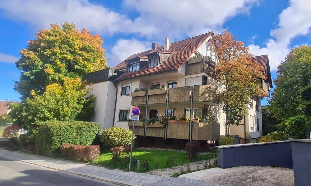 Thumbnail-EIGENBEZUG - Hochwertig ausgestattete 3,5 Zimmer Wohnung mit Balkon in NÜRNBERG-Laufamholz