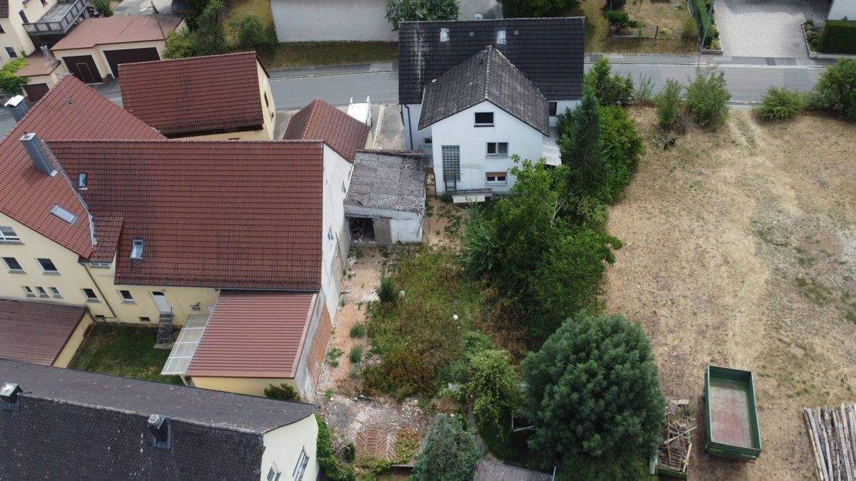 Thumbnail-Mehrgenerationshaus mit Garten 2 Doppelgaragen und Bebaubarem Grundstück *Kernsaniert*