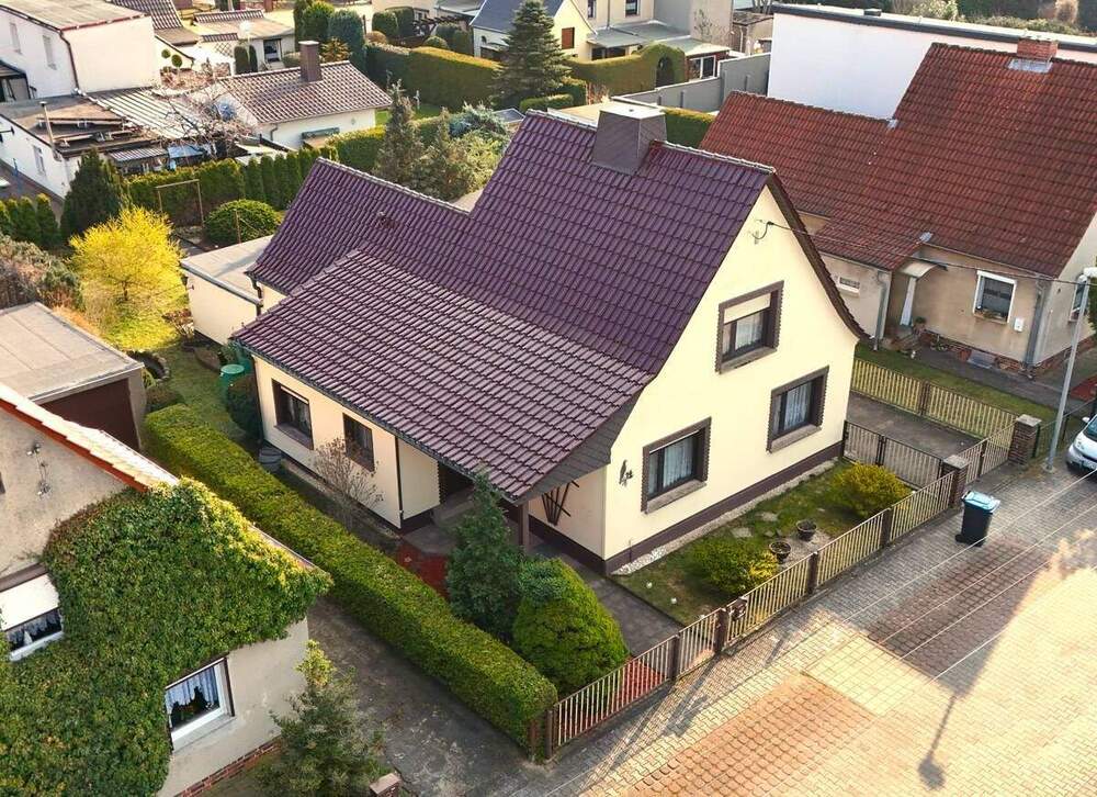 Thumbnail-Perfekt für junge Familien - Einfamilienhaus mit Einbauküche, saniertem Bad und neuer Heizung (2022)