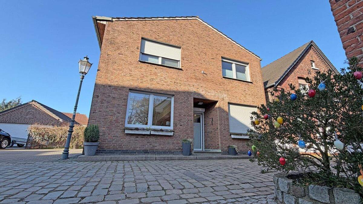 Thumbnail-Großzügiges, freistehendes Einfamilienhaus mit Geschichte - mitten im Herzen von Krudenburg