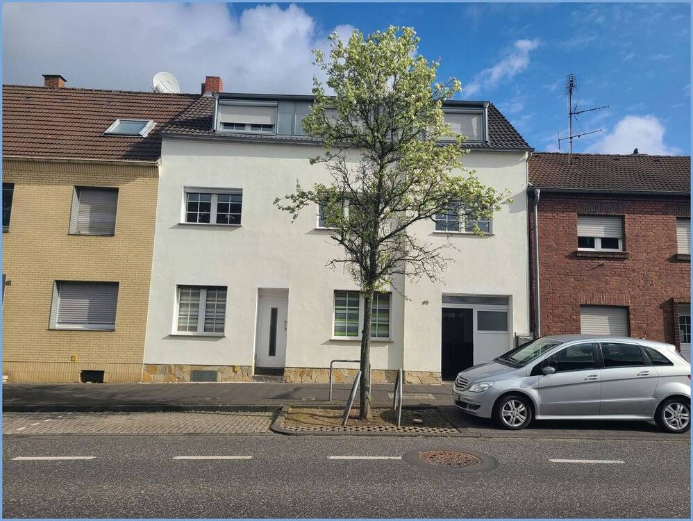 Straßenansicht