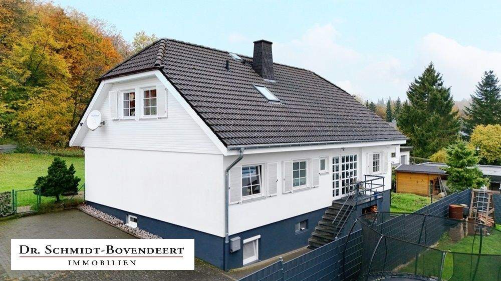 Thumbnail-Ansprechendes MASSA-Fertighaus auf einem großen, sonnigen Grundstück in Rennerod.