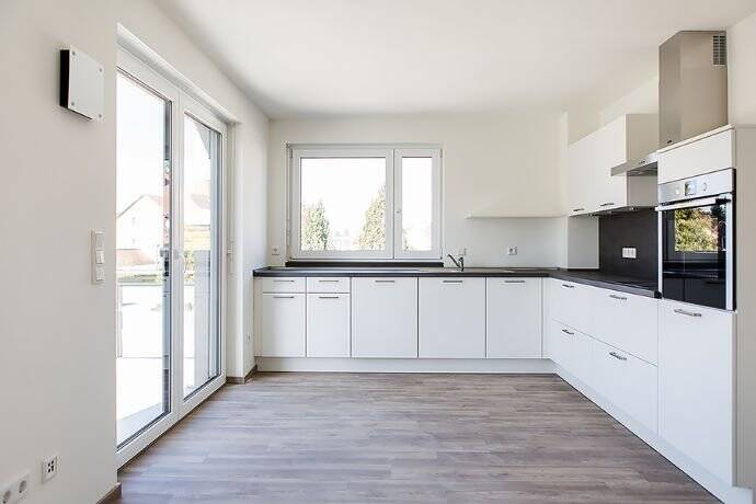 Thumbnail-Helle 3-Zimmer Wohnung mit Balkon inkl. Küche