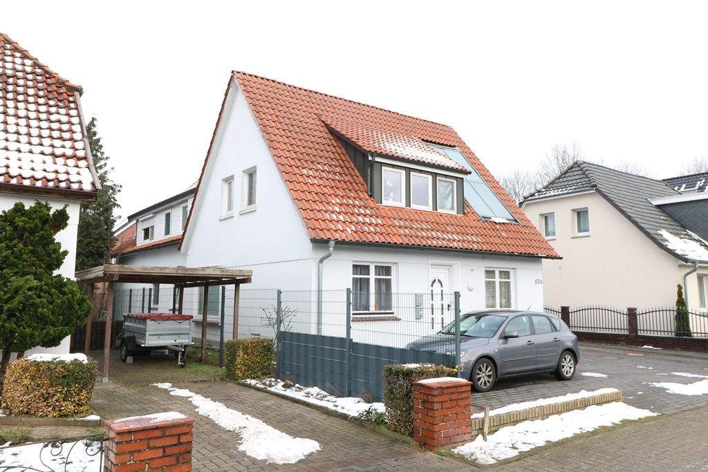 Thumbnail-Modernisiertes, gepflegtes Mehrparteienhaus mit 4 Wohnungen und Pkw-Stellplätzen