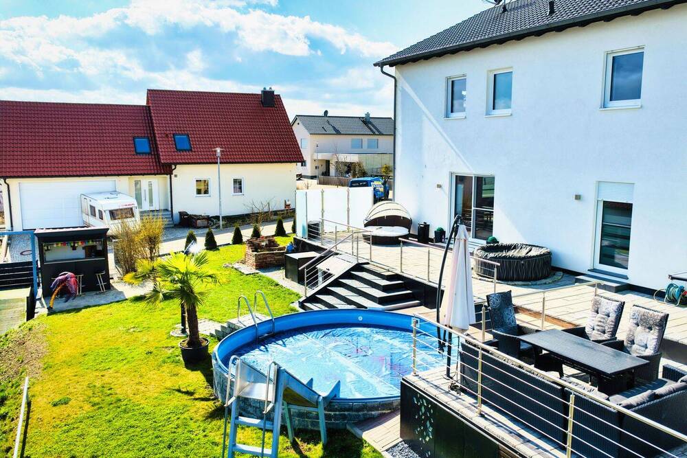 Thumbnail-Exklusives Einfamilienhaus mit Pool & Gartenparadies - hochwertiges Wohnen nahe Augsburg!