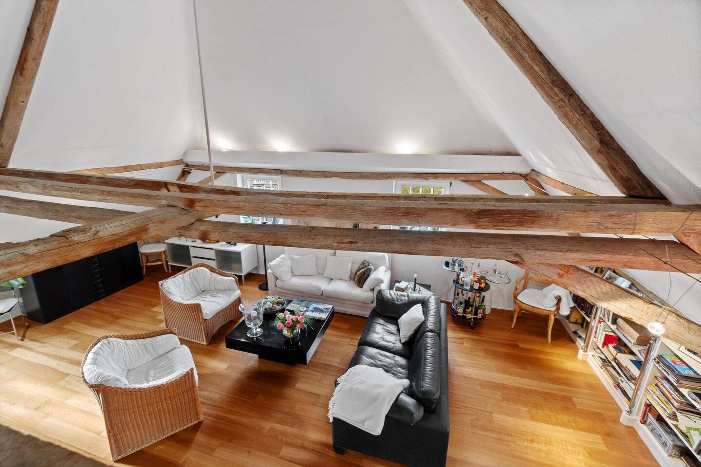 Thumbnail-Rarität am Rhein: Zwei exklusive Wohnungen in denkmalgeschütztem Gildehaus