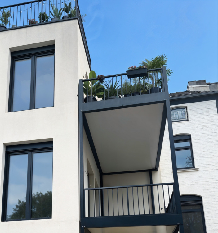 Thumbnail-5-Zimmer Altbau-Wohnung komplett saniert mit großem Balkon in Flingern-Nord