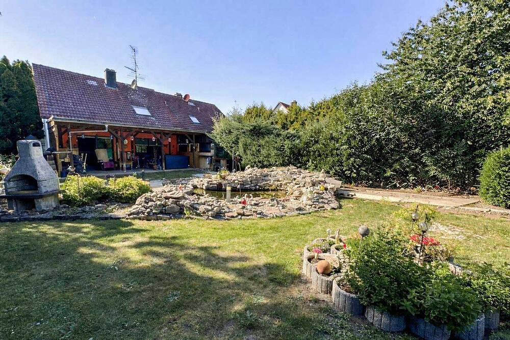 Thumbnail-Familienhaus mit großem Grundstück und Entwicklungspotenzial