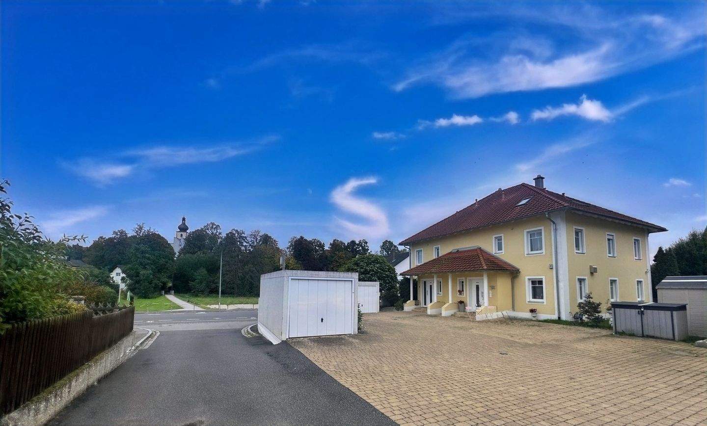 Thumbnail-Doppelhaushälfte in Top-Lage von Kümmersbruck - gepflegt, hell und ideal für Familien!