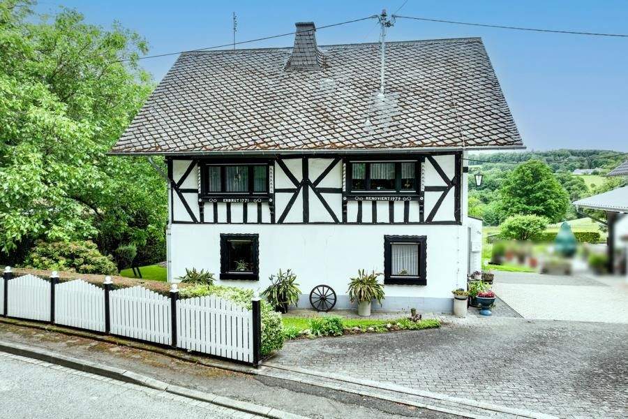 Thumbnail-Solides Einfamilienhaus mit traumhaftem Weitblick inklusive!