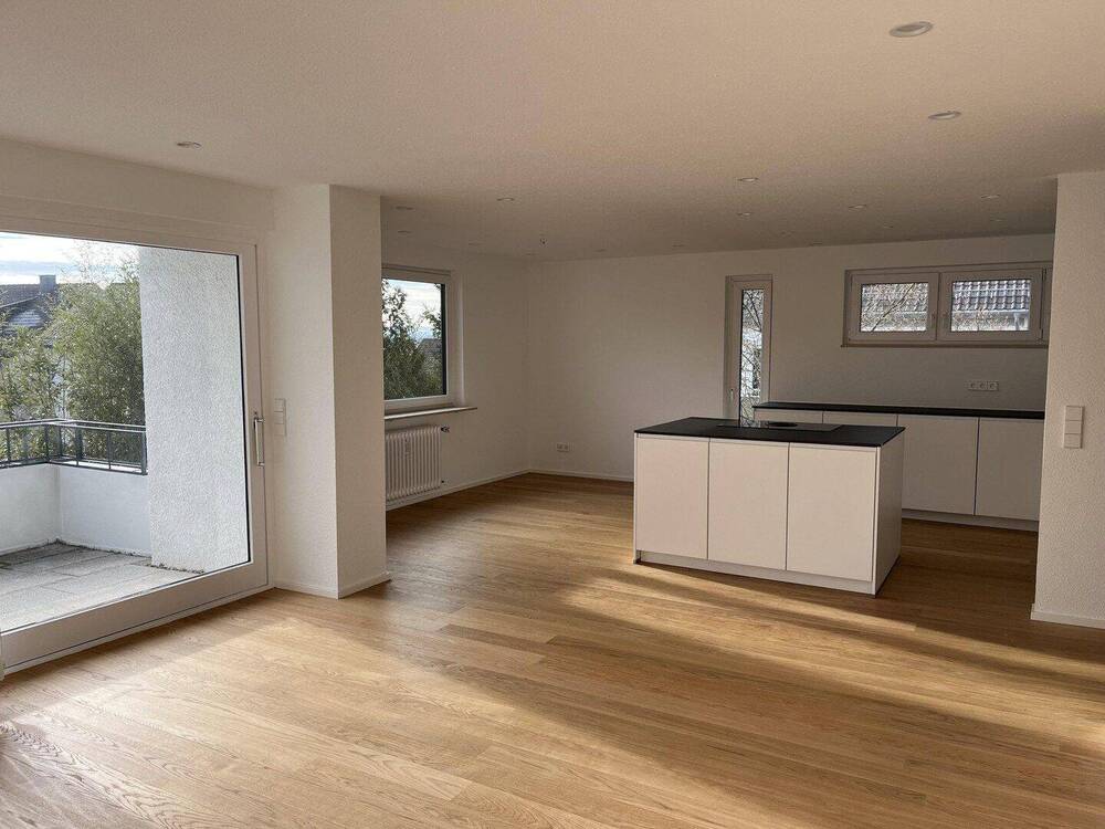 Thumbnail-Großzügige, helle 3,5 Zimmer Wohnung mit Südbalkon in Kemnat, komplett Neusaniert