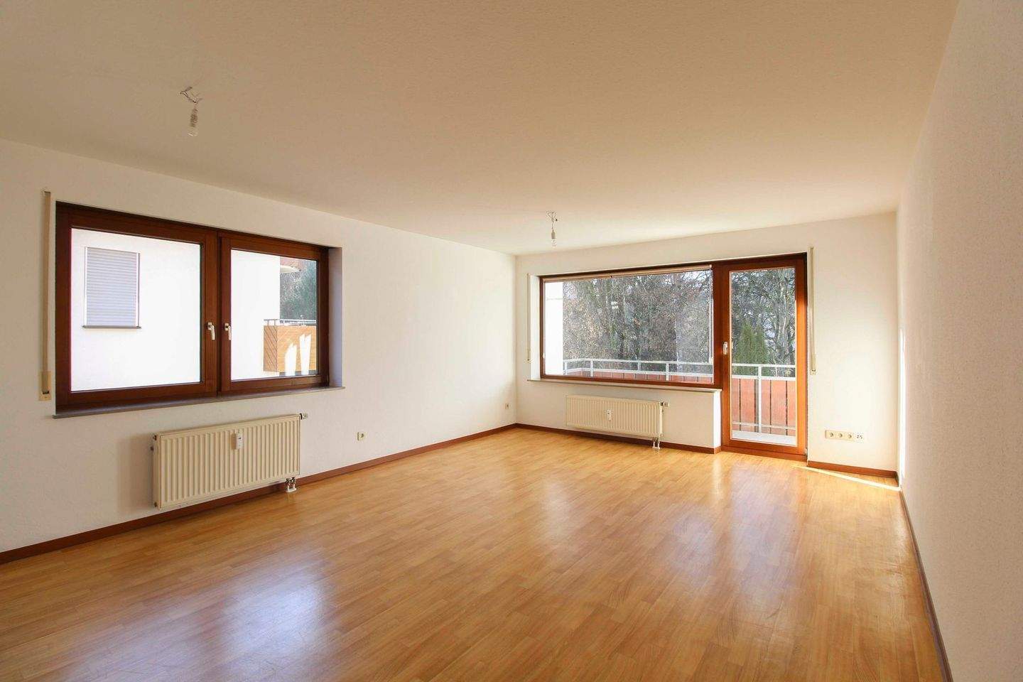 Thumbnail-Bezugsfreie 3-Zimmer-Wohnung mit Balkon und Garage in ruhiger Lage