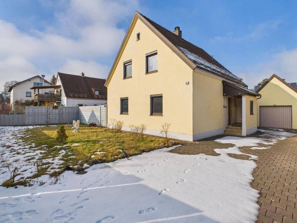 Thumbnail-Sanierungsbedürftiges Einfamilienhaus mit großem Grundstück und viel Potenzial in ruhiger Lage