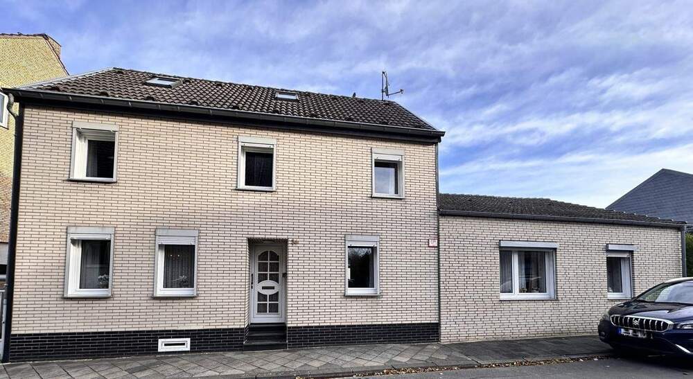 Thumbnail-* R E S E R V I E R T ! FREIstehendes EFH mit Anbau + Innenhofgarten in Mönchengladbach-Pongs!*