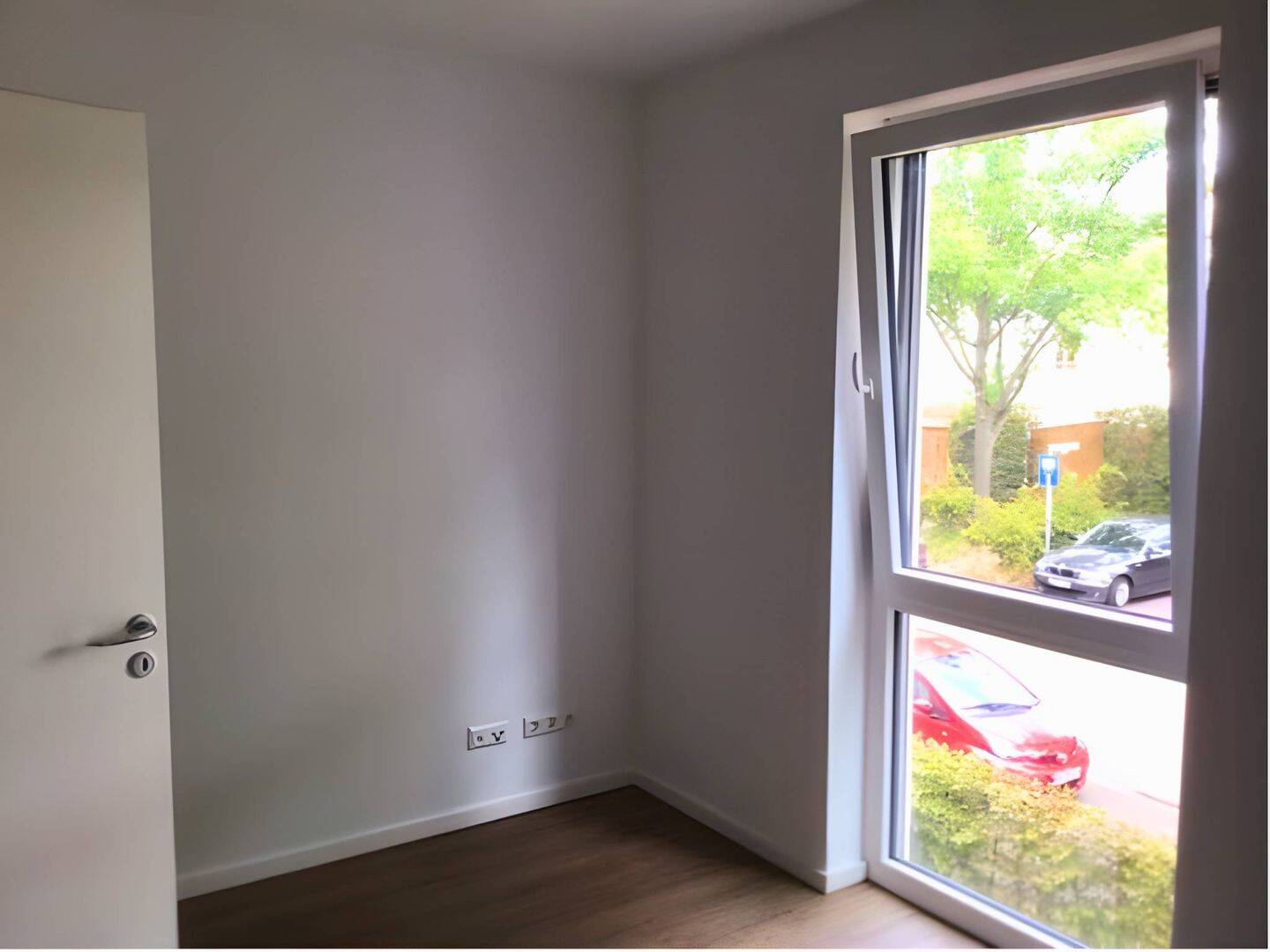 Thumbnail-** Großzügige 4-Zimmer-Wohnung mit SONNENBALKON und 2 BÄDERN, sowie mit oder ohne EINBAUKÜCHE - Sie entscheiden! In Bonn-Tannenbusch **