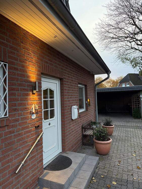 Thumbnail-***Notartermin. Schöne DHH am Saseler Markt***