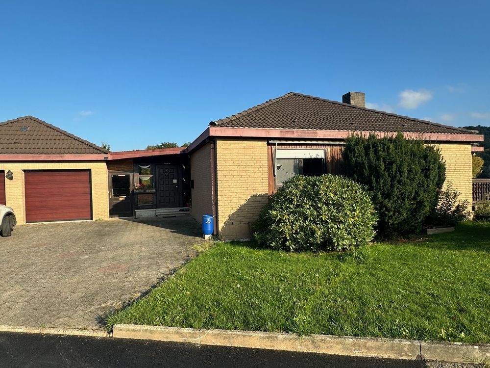 Thumbnail-Bungalow mit Einliegerwohnung mit großem Grundstück und Doppelgarage in 34593 KnüllwaldRengshausen