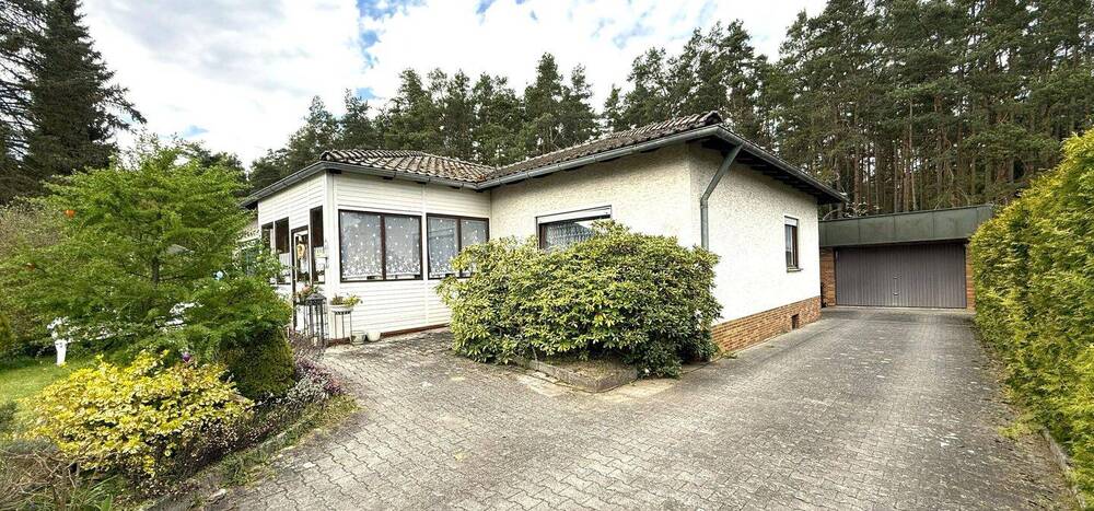 Thumbnail-Großzügiger Bungalow auf tollem Grundstück